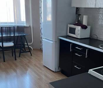 Сдается 2-х комнатная квартира, 100 м²