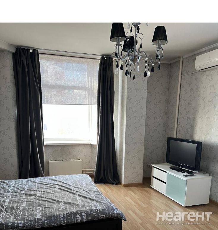 Сдается 2-х комнатная квартира, 100 м²