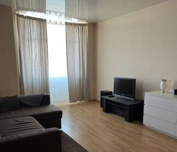 Сдается 2-х комнатная квартира, 100 м²