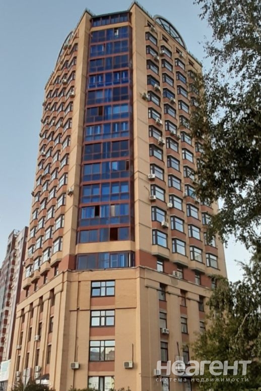 Сдается 2-х комнатная квартира, 100 м²