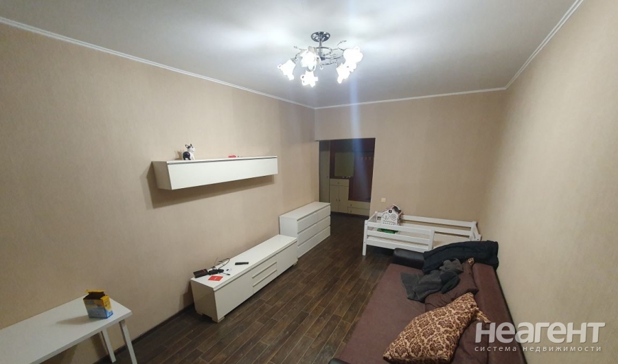 Сдается 1-комнатная квартира, 42 м²