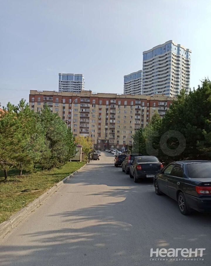 Сдается 1-комнатная квартира, 46 м²