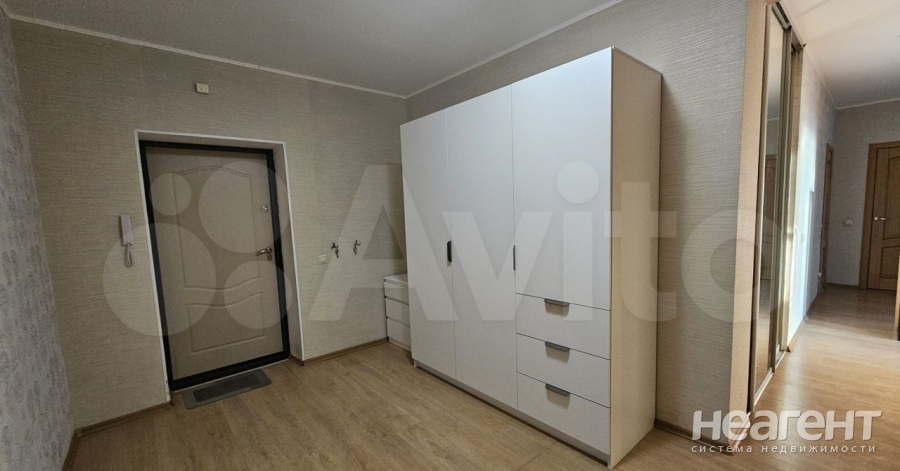 Сдается 2-х комнатная квартира, 83 м²