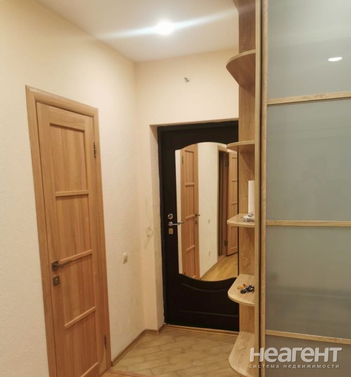 Сдается Многокомнатная квартира, 75 м²