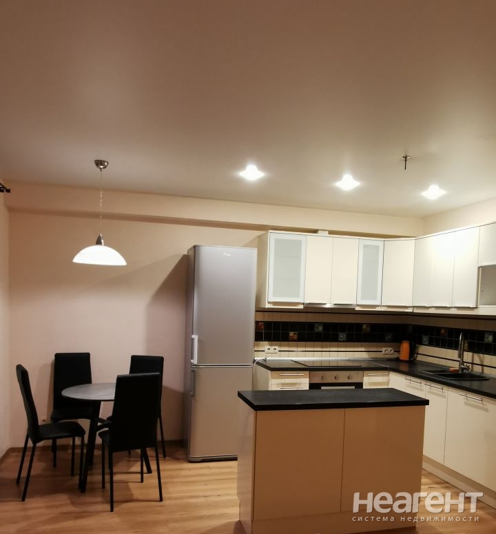 Сдается Многокомнатная квартира, 75 м²