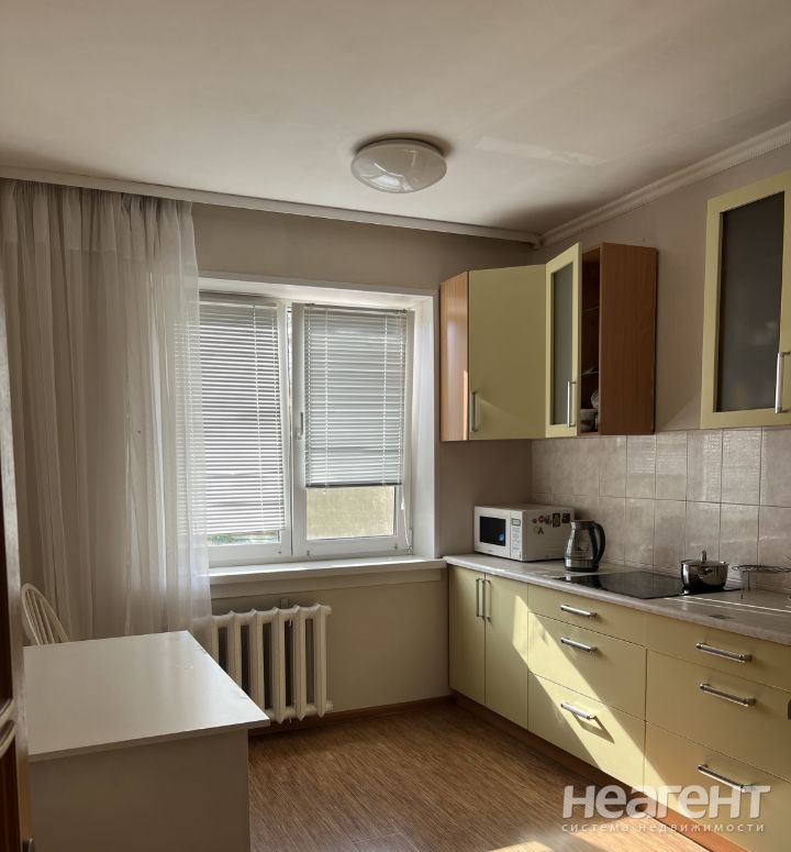 Сдается Многокомнатная квартира, 62,8 м²