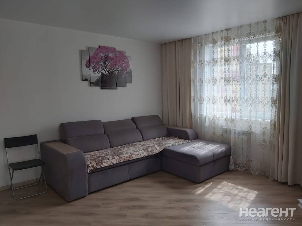 Сдается 1-комнатная квартира, 49 м²