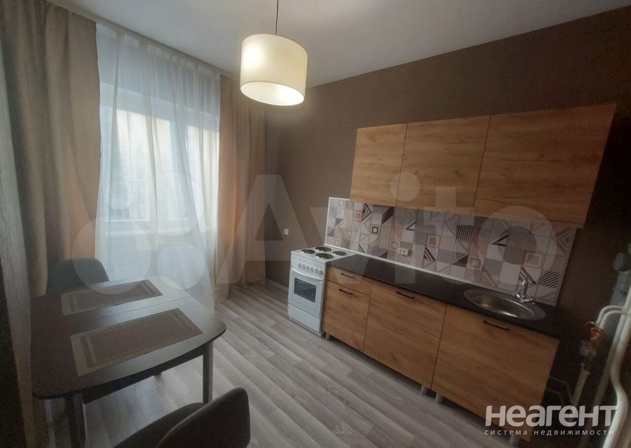 Продается 1-комнатная квартира, 42,7 м²