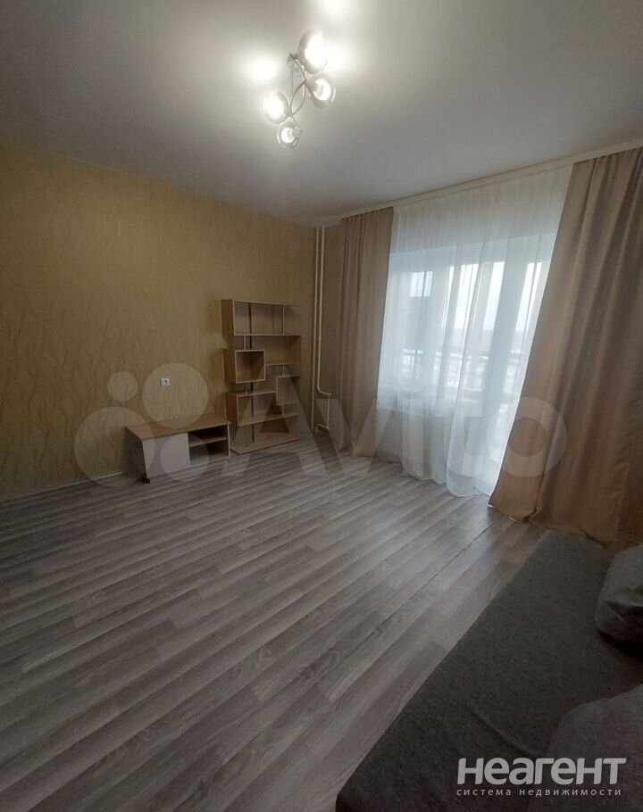 Продается 1-комнатная квартира, 42,7 м²