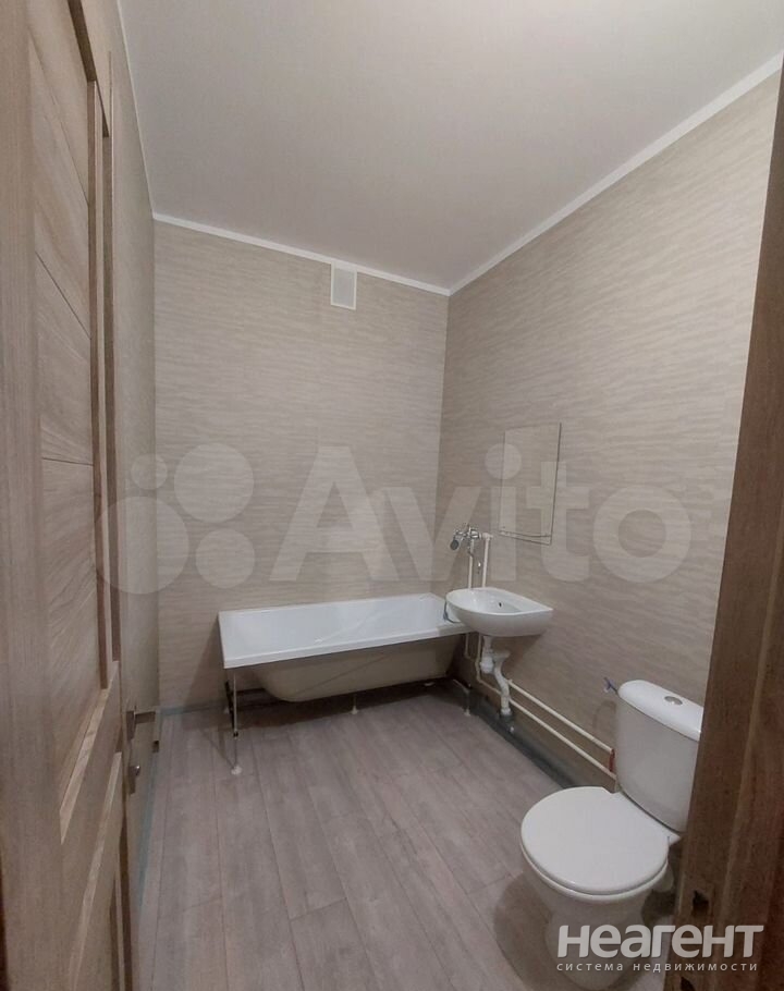 Продается 1-комнатная квартира, 42,7 м²