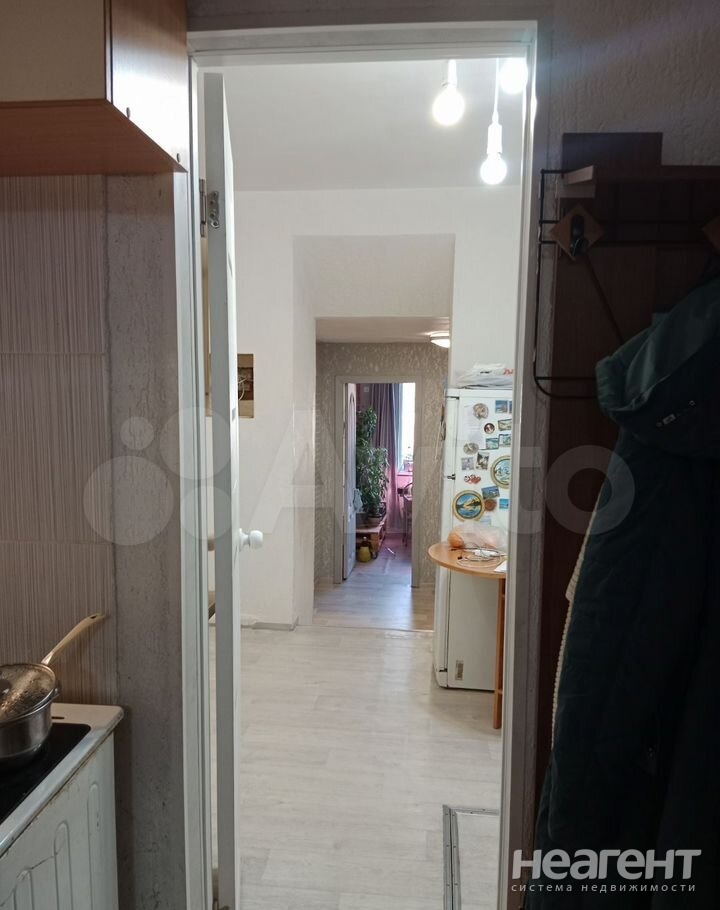 Продается 1-комнатная квартира, 80 м²