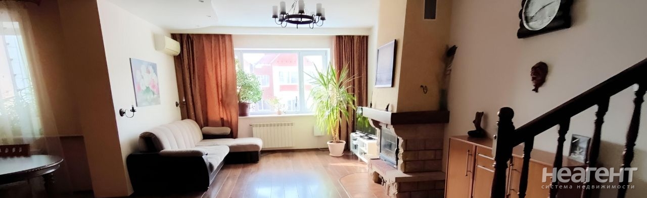 Продается Многокомнатная квартира, 139,9 м²