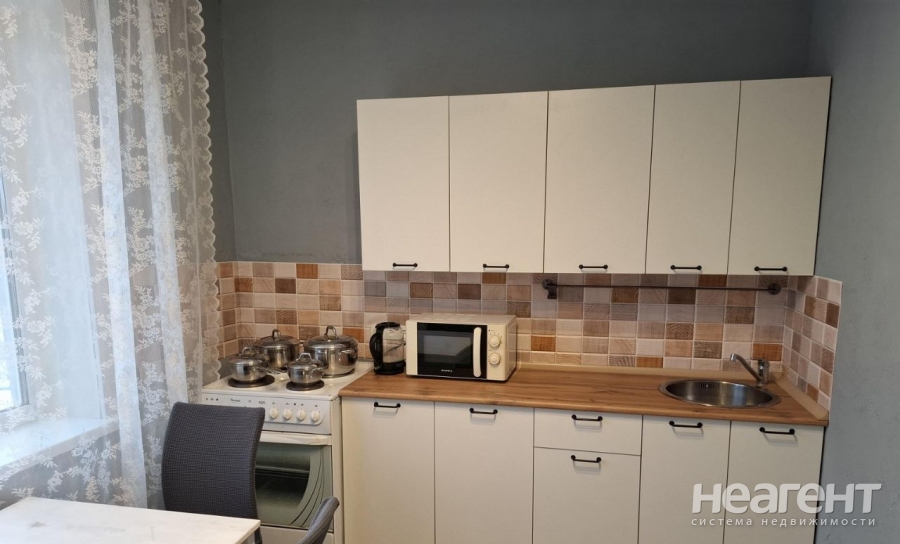 Сдается 1-комнатная квартира, 37 м²