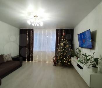 Продается Многокомнатная квартира, 80 м²