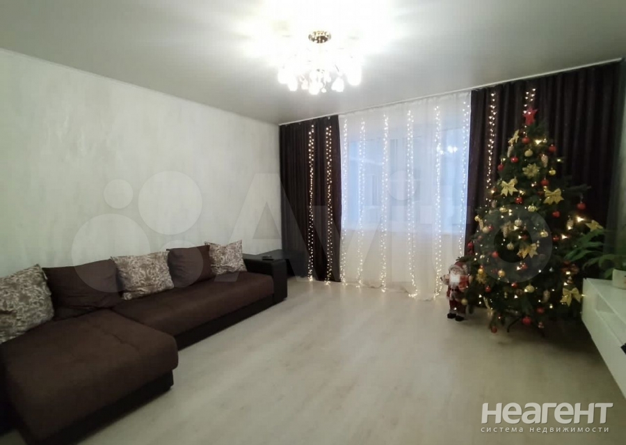 Продается Многокомнатная квартира, 80 м²