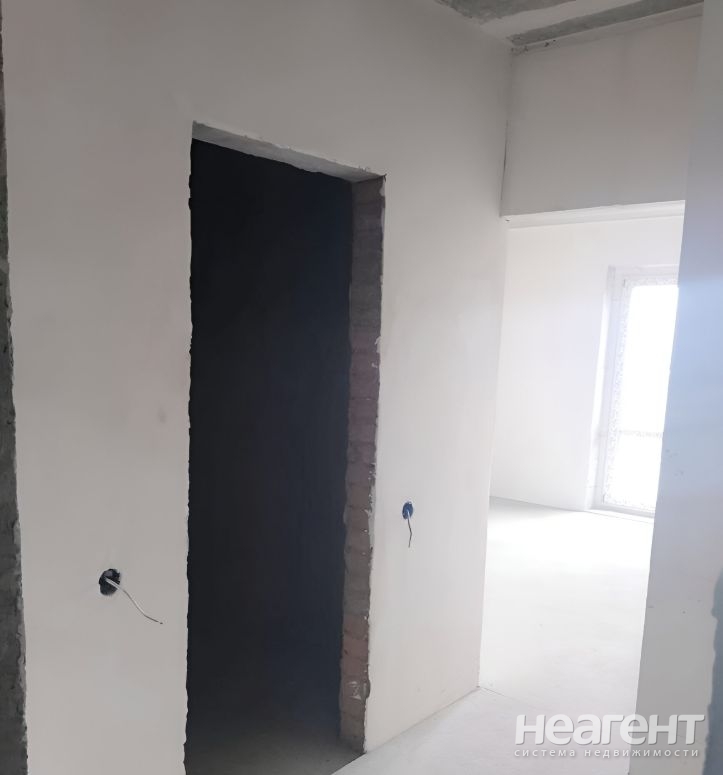 Продается 1-комнатная квартира, 40,7 м²