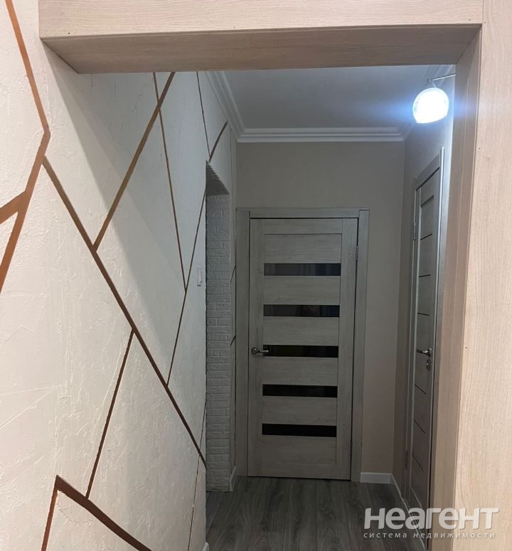 Продается 1-комнатная квартира, 37,3 м²