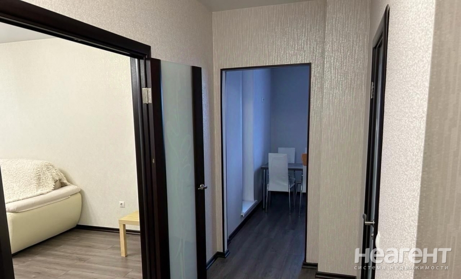 Сдается 1-комнатная квартира, 46 м²