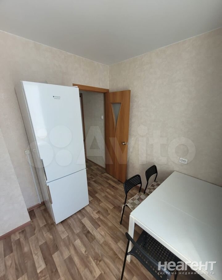 Сдается 1-комнатная квартира, 38 м²