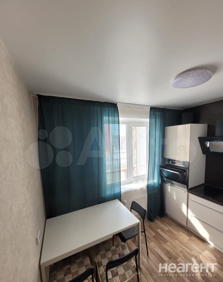 Сдается 1-комнатная квартира, 38 м²