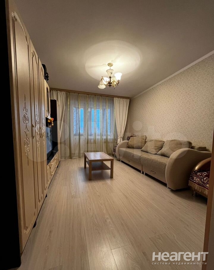 Продается 1-комнатная квартира, 42,9 м²