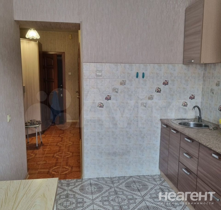 Сдается 1-комнатная квартира, 37 м²