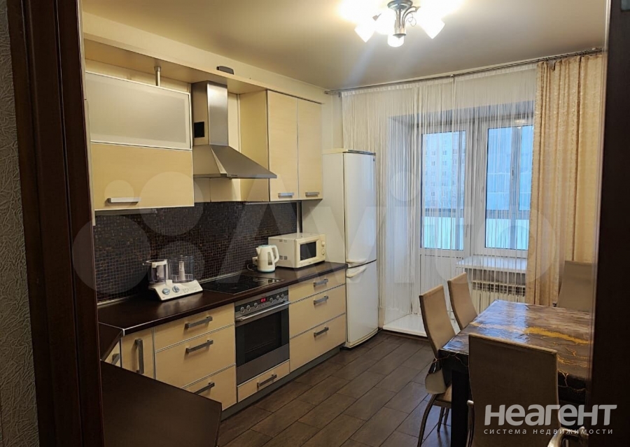 Сдается 1-комнатная квартира, 43 м²