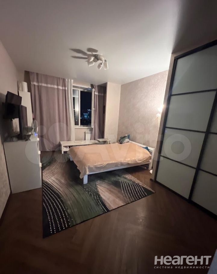 Сдается 1-комнатная квартира, 44 м²