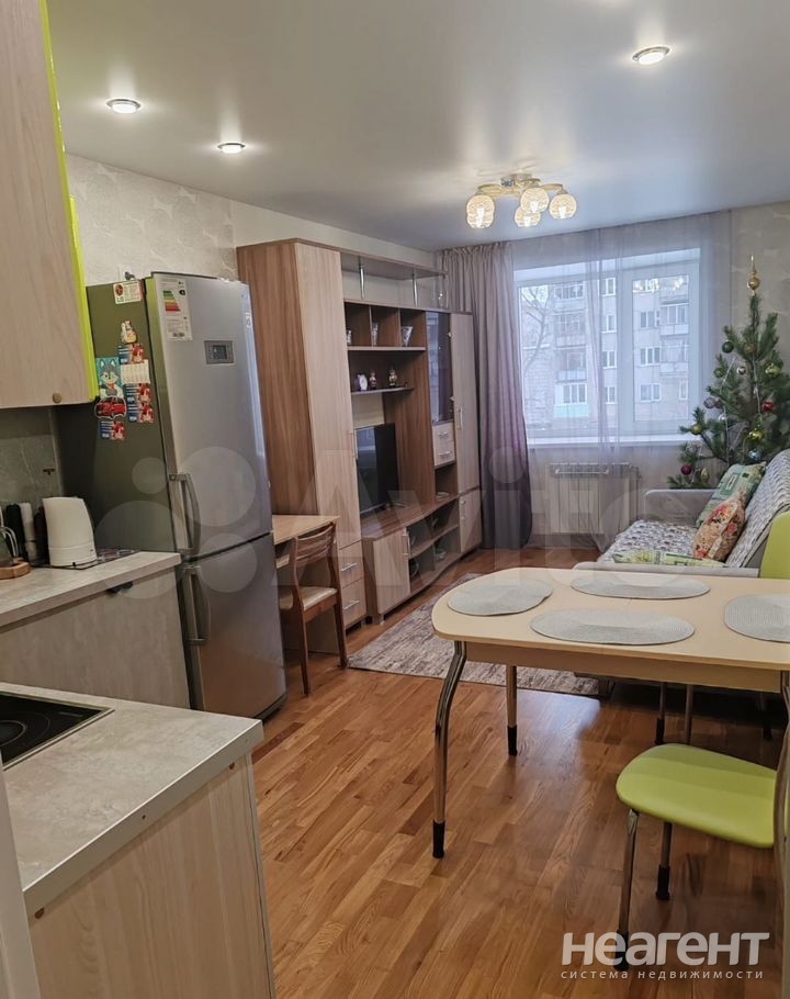 Продается 1-комнатная квартира, 42,7 м²