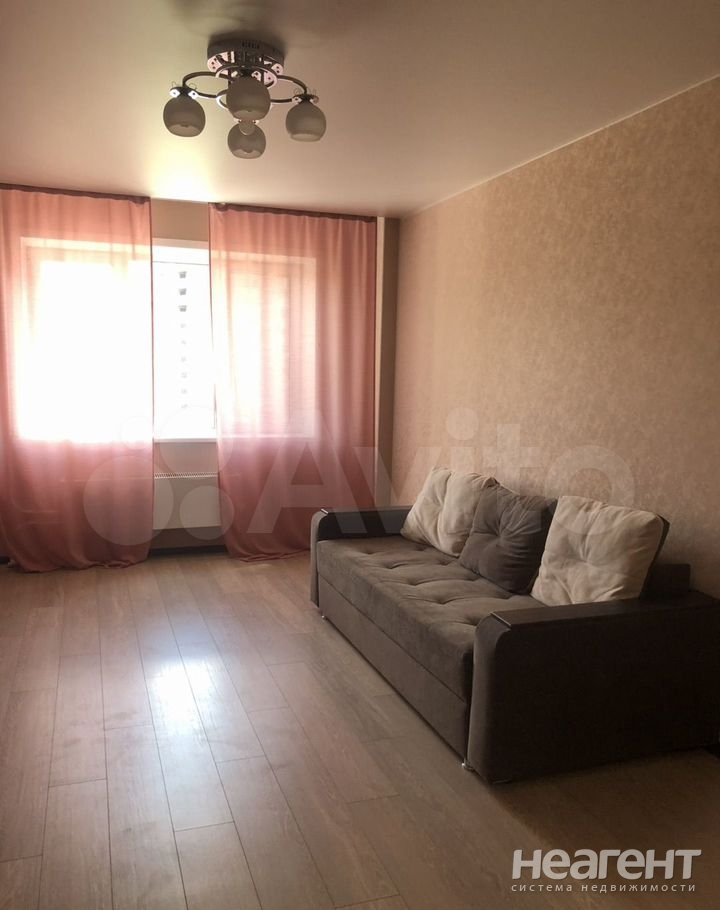 Сдается 1-комнатная квартира, 42 м²