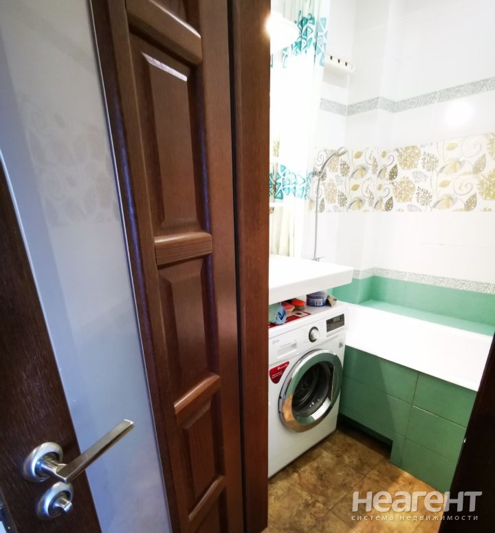 Сдается 1-комнатная квартира, 40 м²