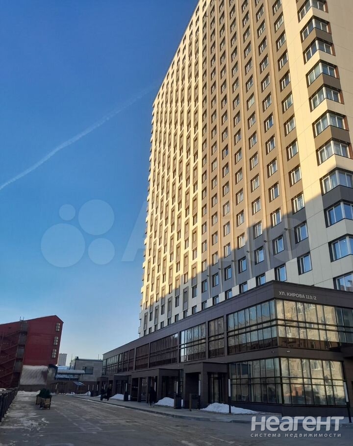 Продается 1-комнатная квартира, 203 м²