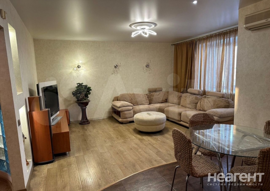 Сдается Многокомнатная квартира, 80 м²