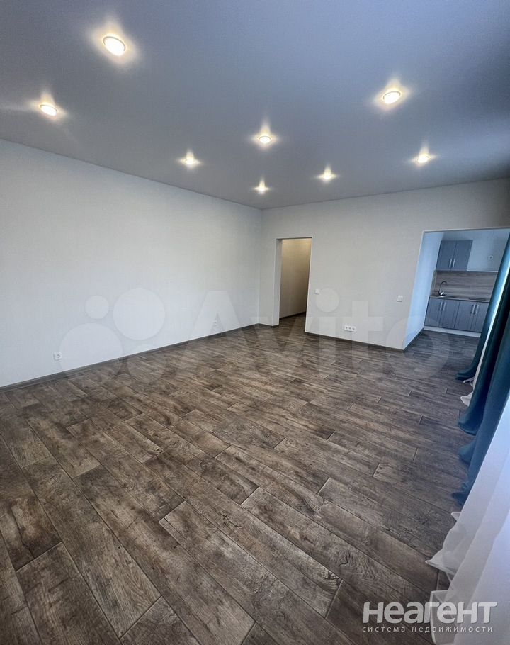 Сдается 1-комнатная квартира, 40 м²