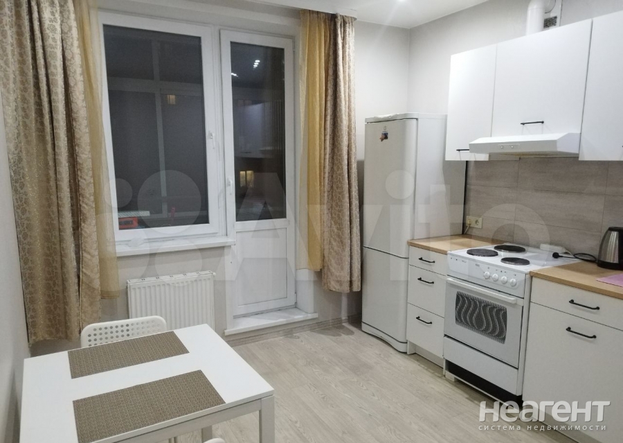 Сдается 1-комнатная квартира, 40 м²