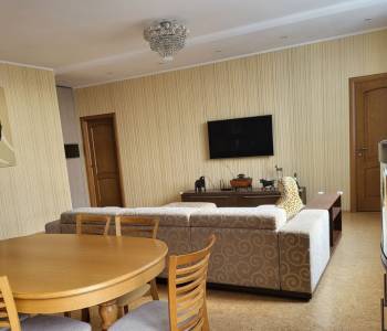 Продается 3-х комнатная квартира, 120 м²