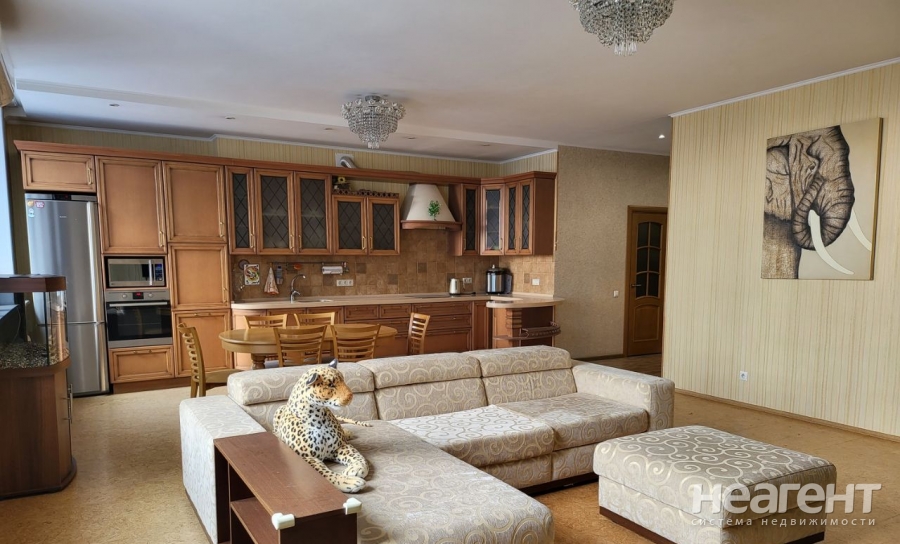 Продается 3-х комнатная квартира, 120 м²