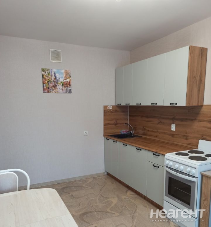 Сдается 1-комнатная квартира, 38 м²