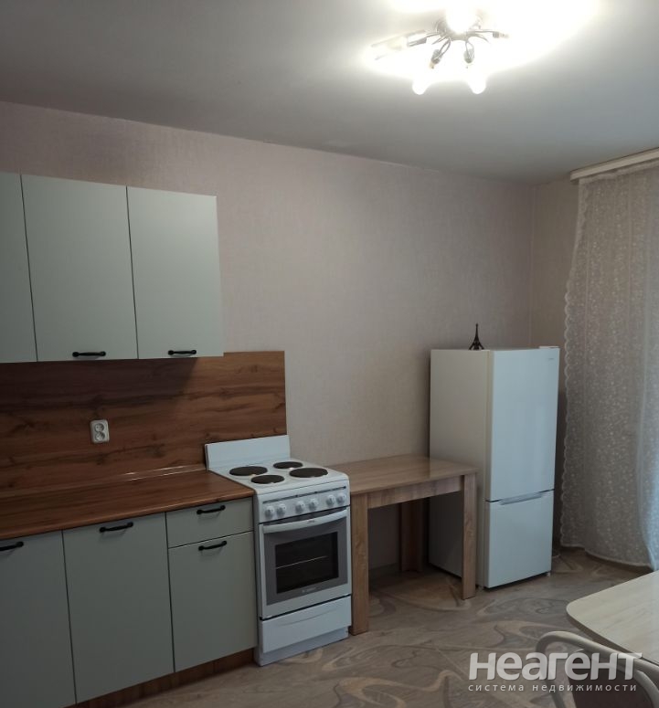 Сдается 1-комнатная квартира, 38 м²