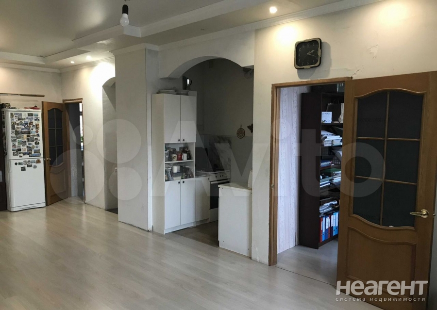 Продается Многокомнатная квартира, 90 м²