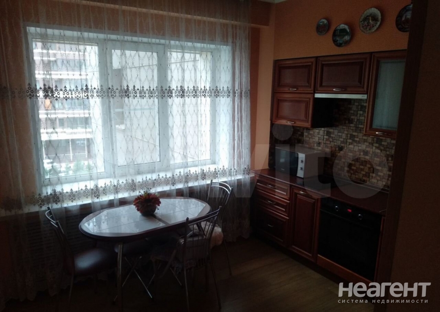 Сдается 2-х комнатная квартира, 86 м²