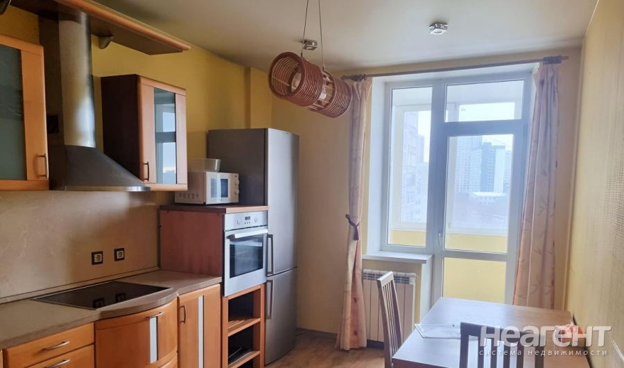 Сдается 1-комнатная квартира, 45 м²