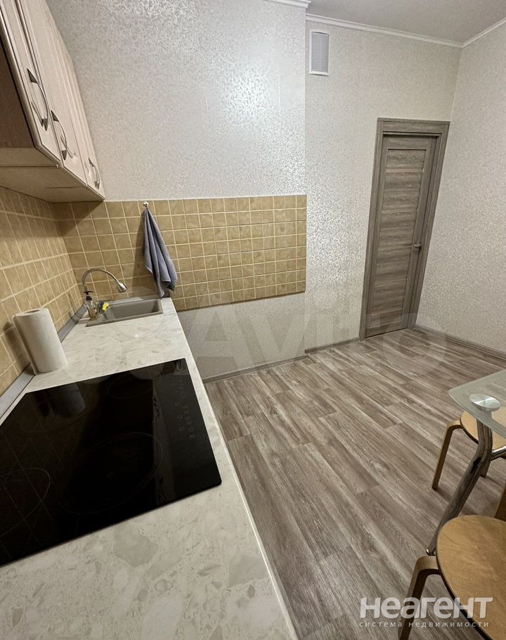 Сдается 1-комнатная квартира, 40 м²