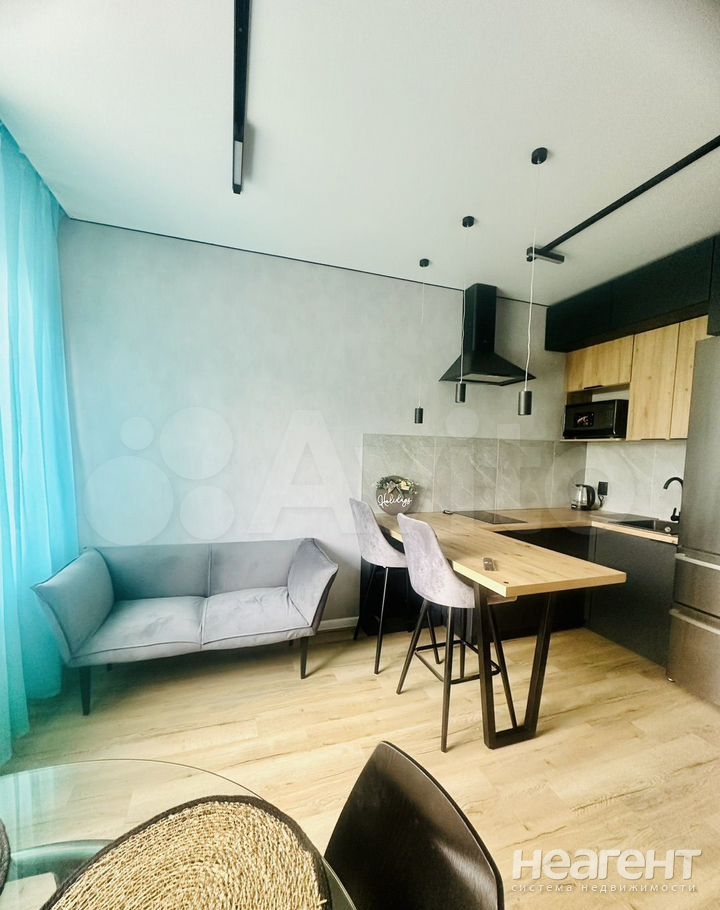 Сдается 1-комнатная квартира, 42 м²