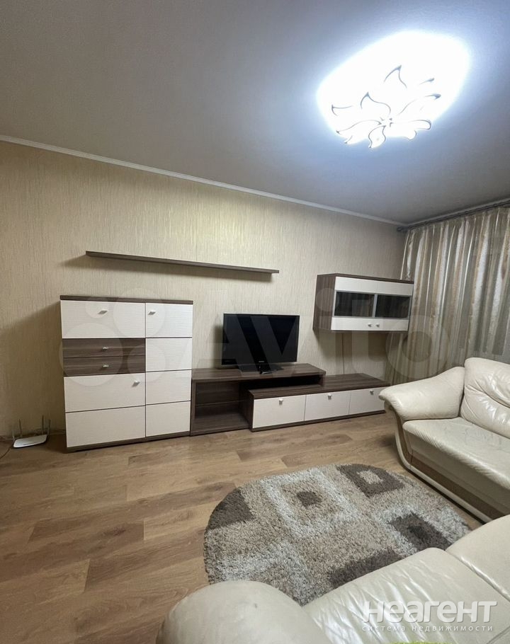 Сдается Многокомнатная квартира, 75 м²