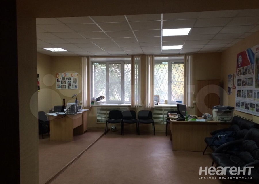 Сдается Нежилое помещение, 140 м²