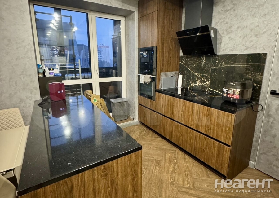 Продается Многокомнатная квартира, 107,5 м²