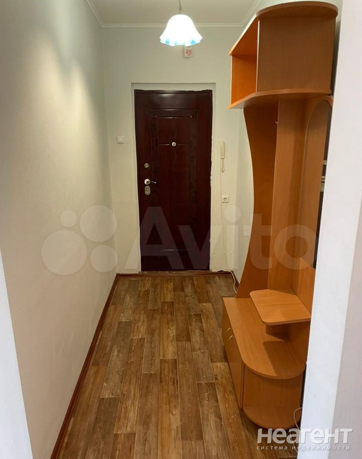 Сдается 1-комнатная квартира, 38 м²