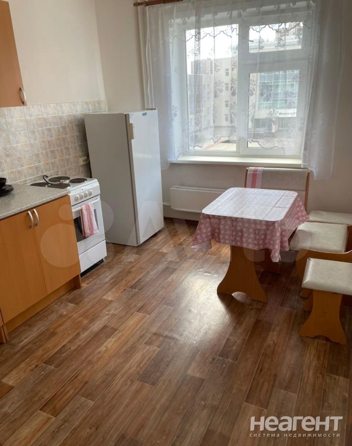 Сдается 1-комнатная квартира, 38 м²