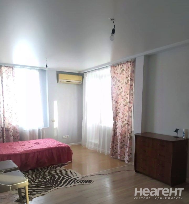 Продается 1-комнатная квартира, 43,5 м²